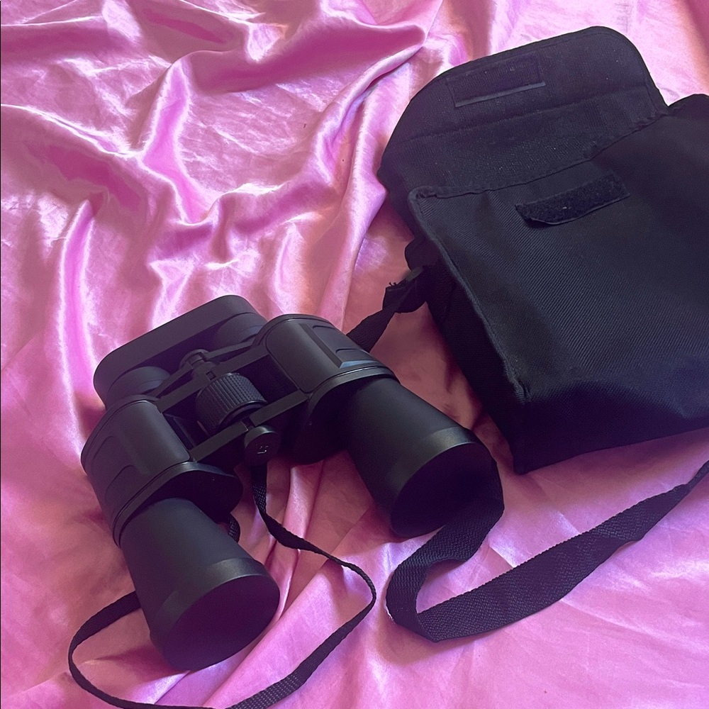 Binolux Binoculars 🖤
